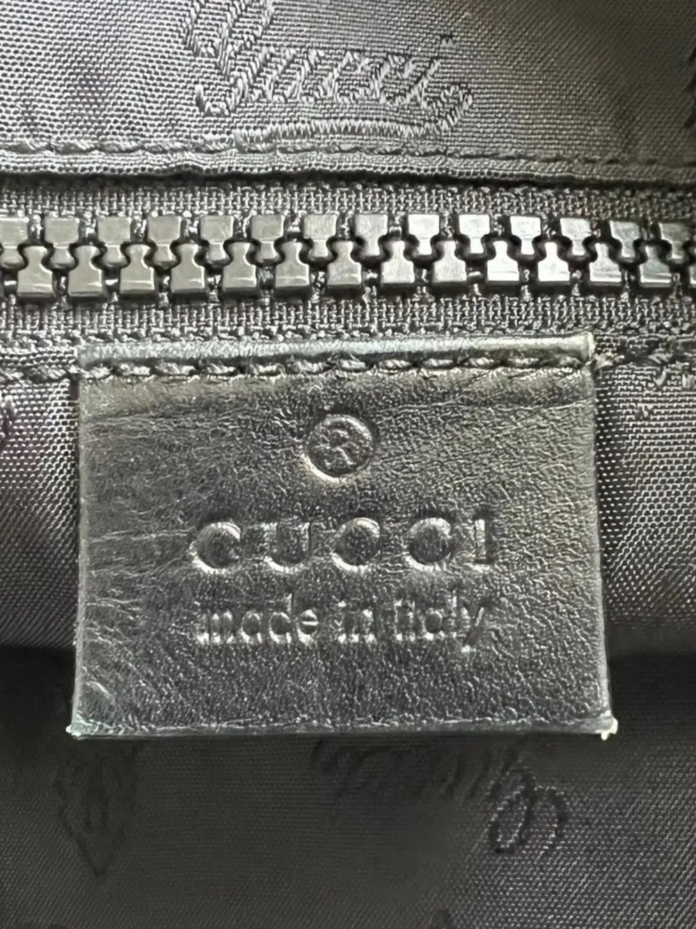 Gucci Crest Emblem Crossbody Messenger Bag - Picture 9 of 16